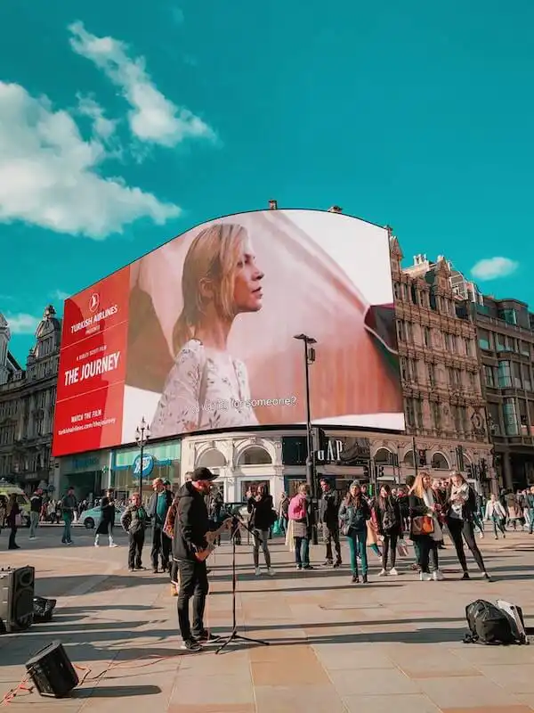 Piccadilly Circus' picture