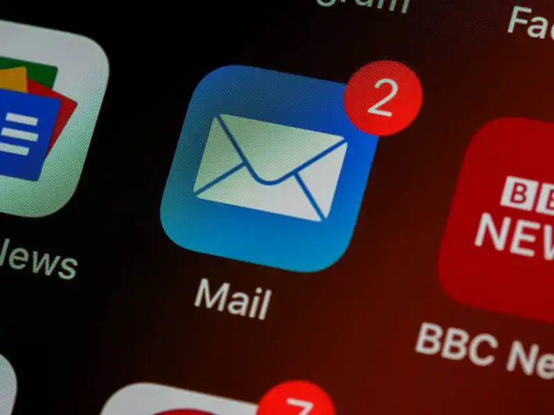 Mail icon in a smartphone screen
