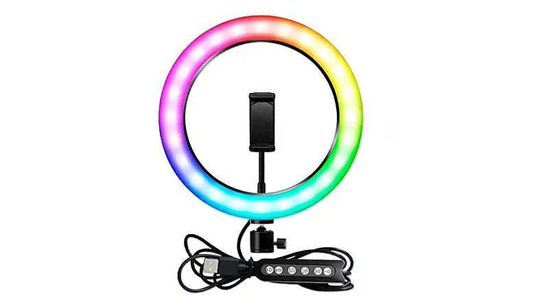 imagem que mostra um anel de luz com iluminação RGB