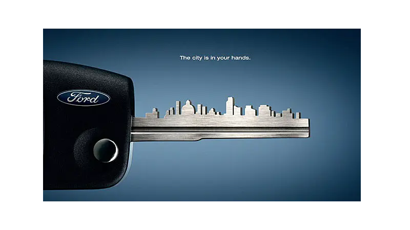 Imagem de uma propaganda da Ford mostrando a chave de um carro.