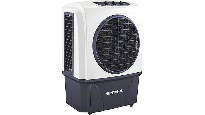 imagem de um climatizador portátil Ventisol na cor branca e azul
