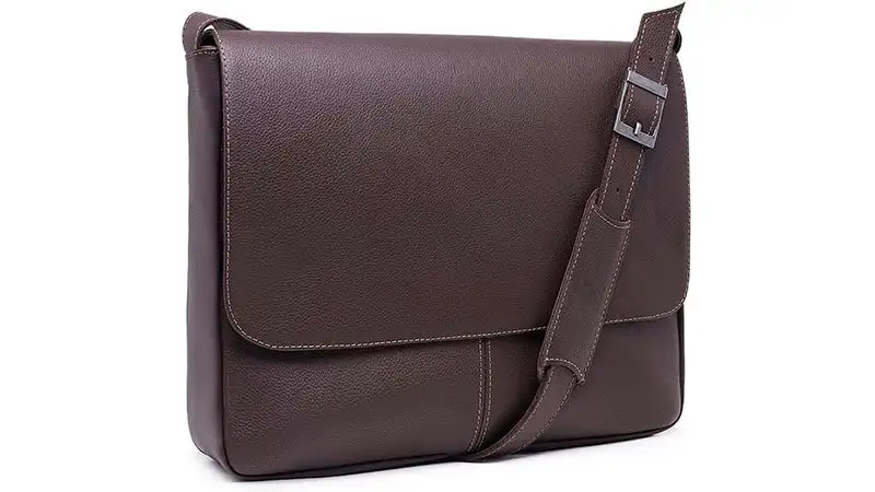 Bolsa para Notebook Adápti  imagem de uma bolsa para notebook Adápti na cor café
