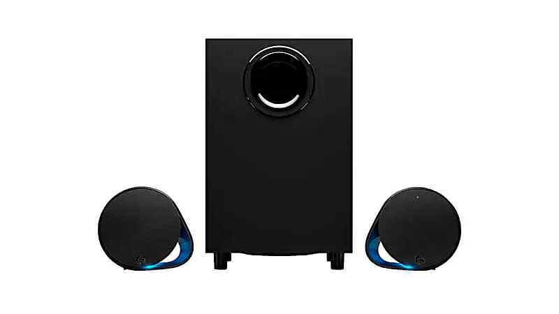 imagem de um par de caixas de som para pc e um subwoofer da Logitech