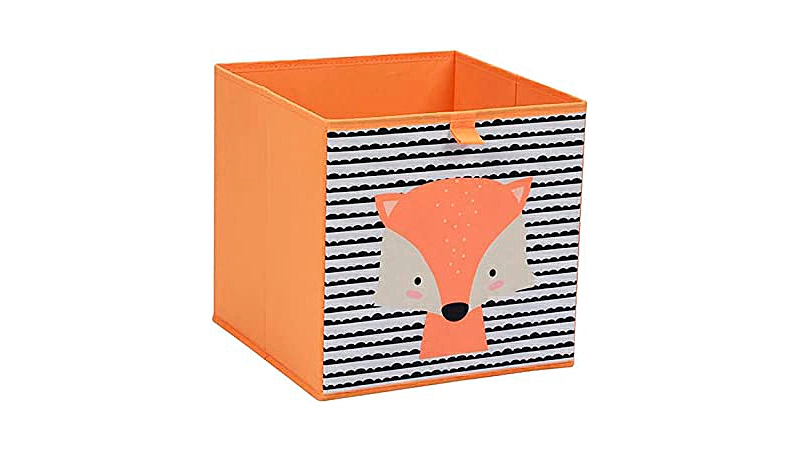 imagem de uma caixa organizadora de brinquedos na cor laranja com estampa de raposa