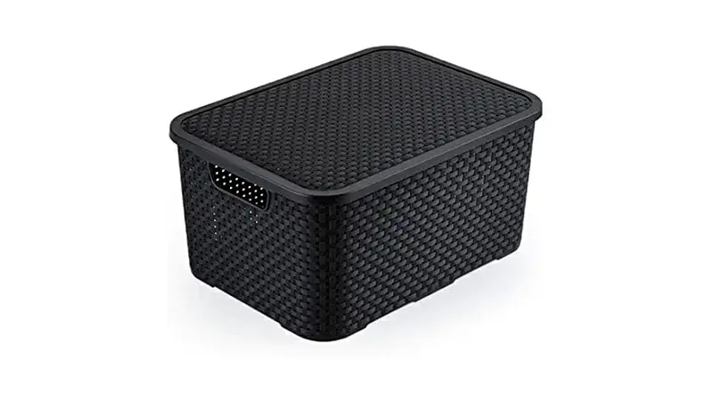 imagem de uma caixa organizadora de 20 litros na cor preta com a tampa e design de cesto