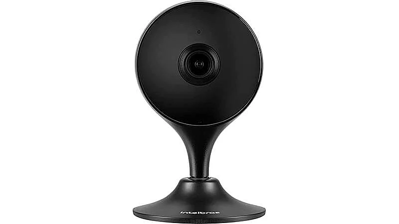 imagem de uma câmera de monitoramento Intelbras na cor preta