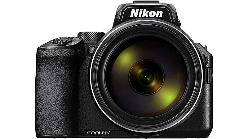foto de uma câmera fotográfica Nikon Coolpix P950