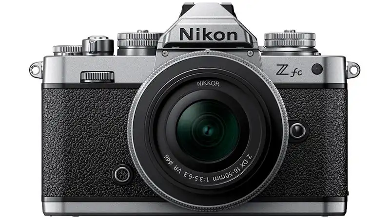 foto de uma câmera fotográfica Nikon Z FC