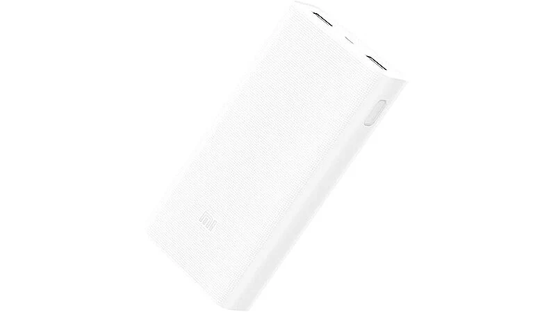 imagem de um carregador portátil da Xiaomi na cor branca