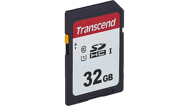 imagem que mostra um cartão de memória de 32GB SD da Transcend