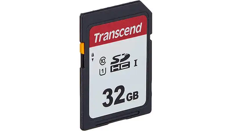 imagem que mostra um cartão de memória de 32GB SD da Transcend