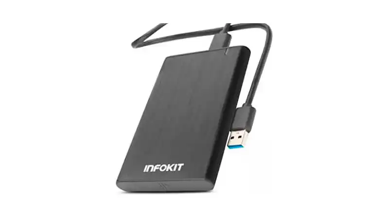 Case para HD imagem de um case para HD externo Infokit ao lado de um cabo USB