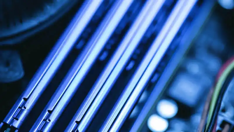 Como Montar um PC Gamer imagem de quatro pentes de memória RAM