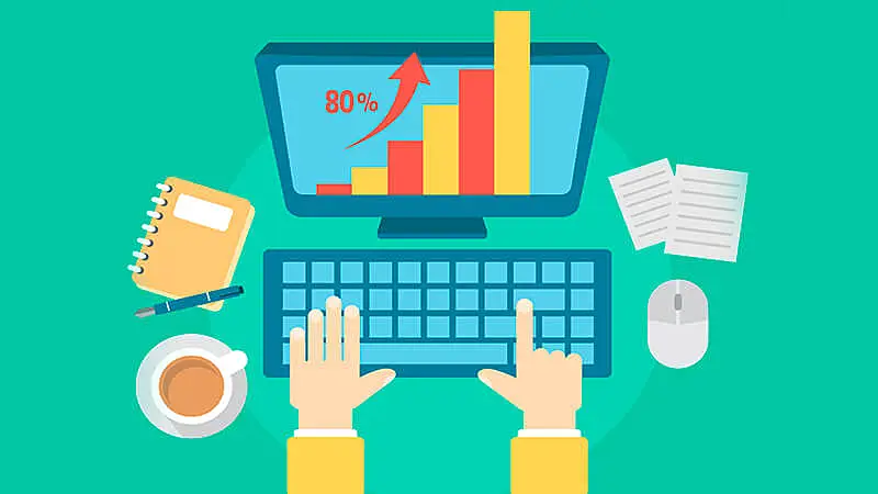 Empreendedor estruturando plano de vendas