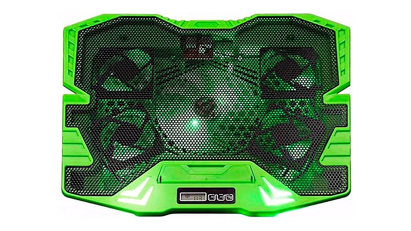 imagem de um suporte com cooler para notebook da Multilaser com cinco ventoinhas iluminadas com LED verde