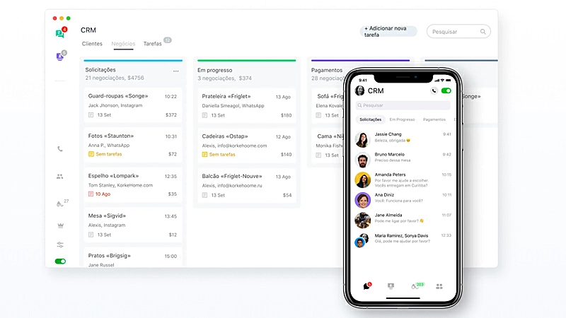 captura de tela que mostra o JivoChat CRM aberto no celular e também a versão de desktop