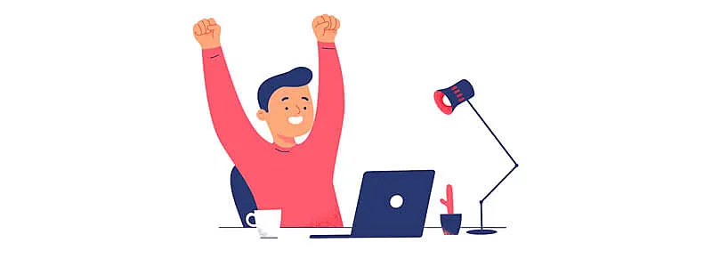 Homem comemorando ao finalizar uma tarefa em seu notebook