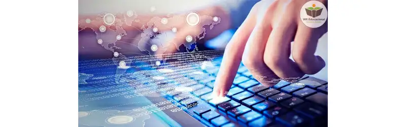 banner do curso de informatica da wr educacional com pessoa usando um teclado