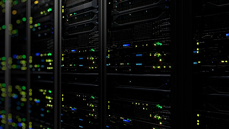 Foto de um computadores de um data center