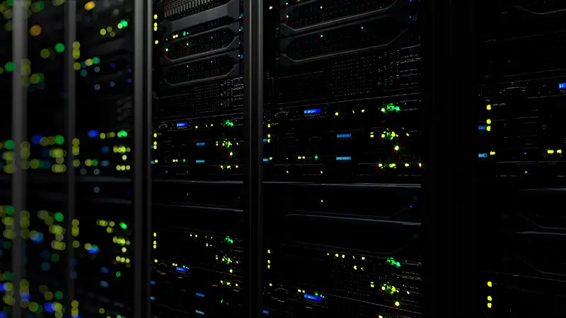 Foto de um computadores de um data center