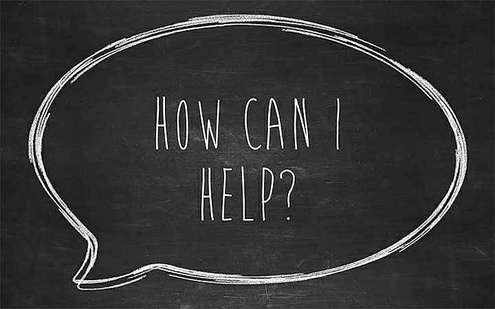 Approach visitors with your website live chat