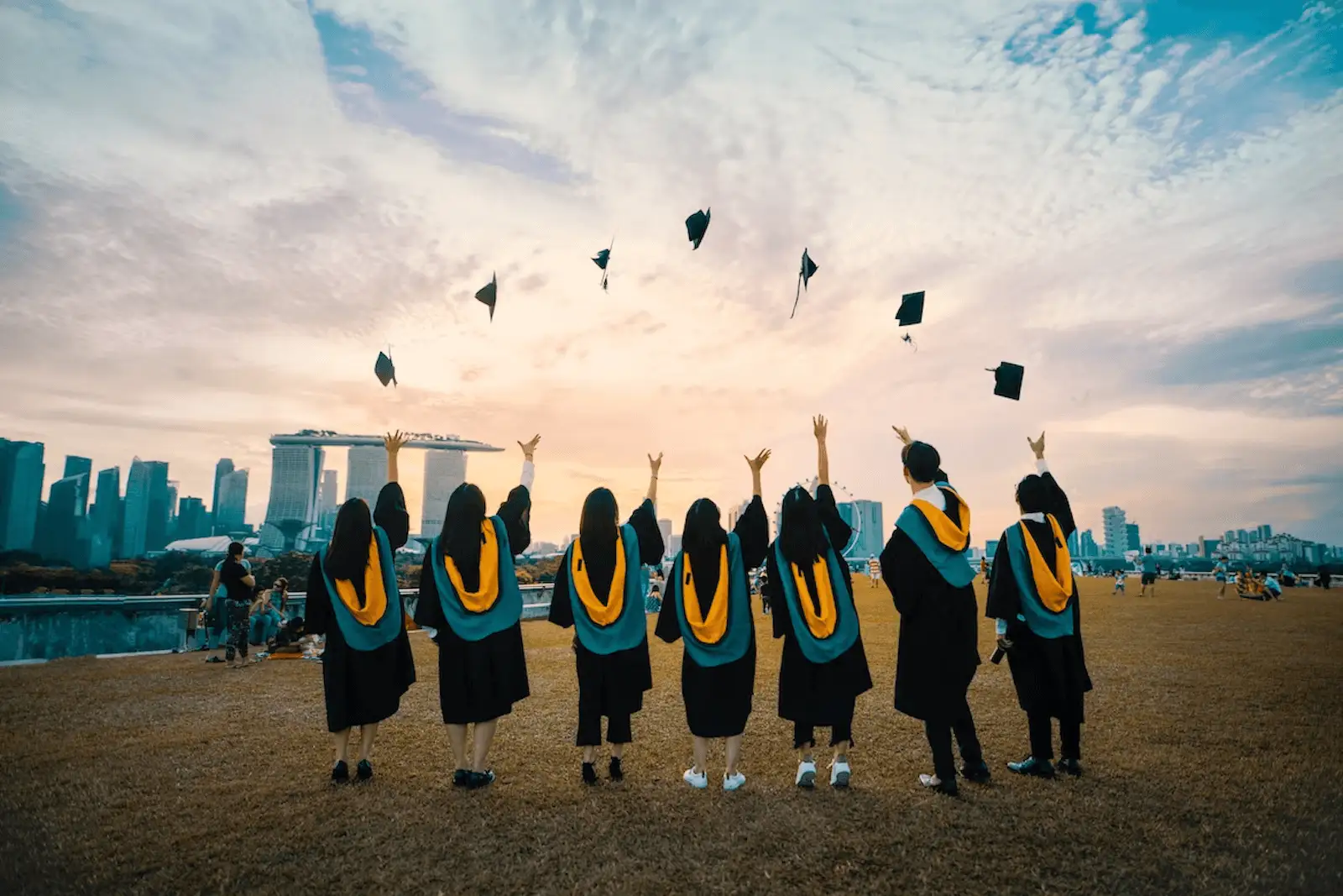effective-strategies-advertise-college-students