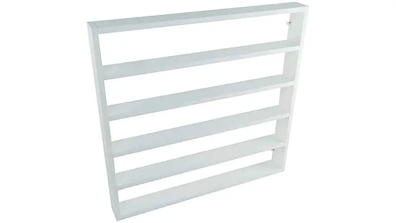 imagem de um nicho expositor na cor branca com cinco prateleiras