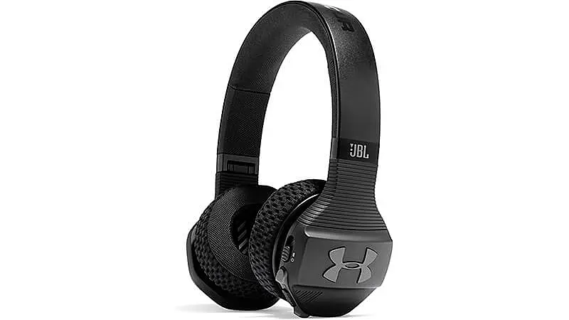 imagem de um fone de ouvido Under Armour JBL na cor preta