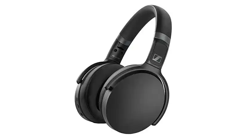 imagem de um fone de ouvido Sennheiser HD na cor preta
