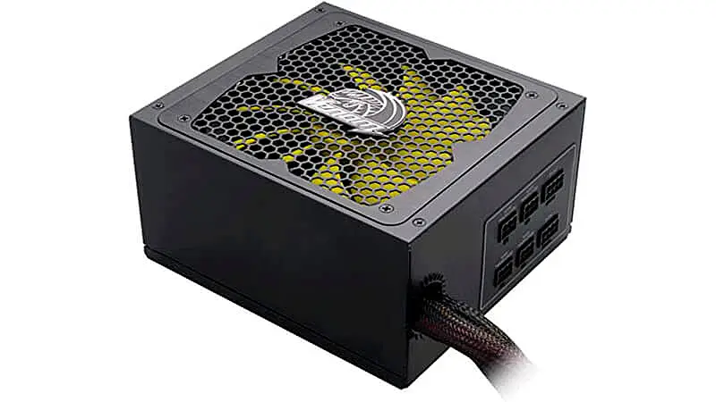 imagem de uma fonte Akasa Venom Power na cor preta com ventoinha amarela