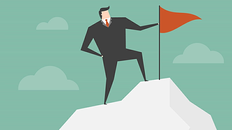 Líder ajudando um colaborador a subir uma montanha segurando uma corda