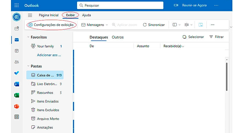 captura de tela da caixa de entrada do Outlook ensinando como acessar as configurações de exibição