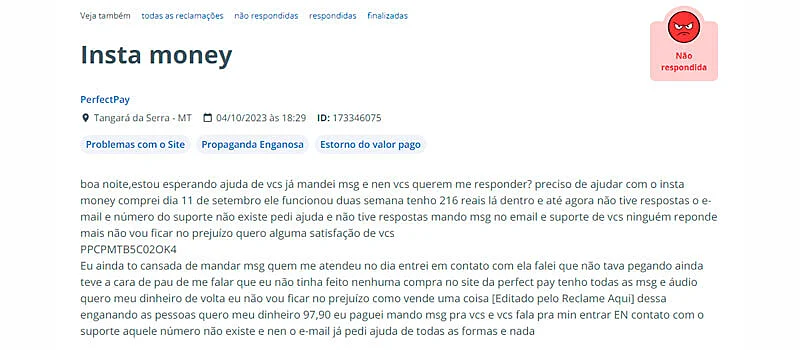 comentário reclamando que não consegue sacar o dinheiro informado em sua conta no app para ganhar dinheiro curtindo fotos e falando que também não consegue fazer o reembolso
