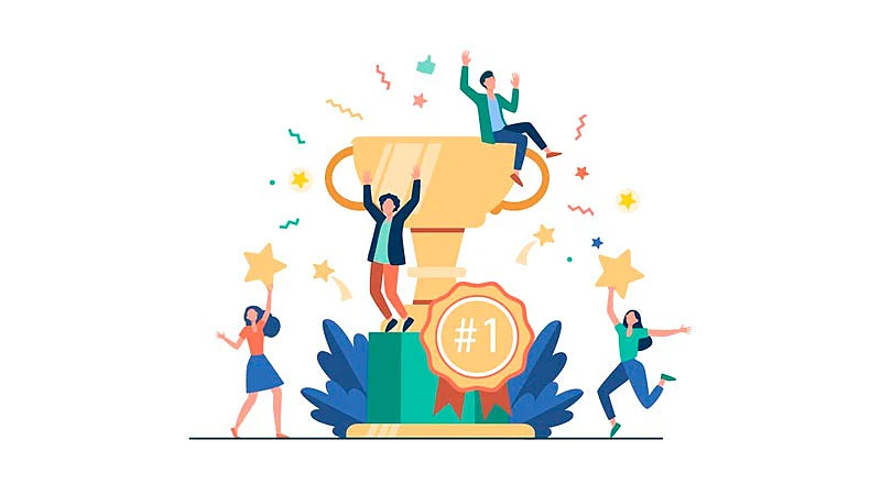 equipe de colaboradores ganhando um troféu e medalhas