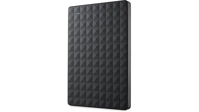 imagem de um hd externo Seagate Expansion na cor preta