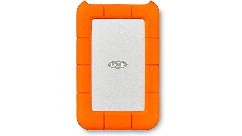 imagem de um hd externo Lacie Rugged na cor branca com bordas laranjadas e estrutura impermeável