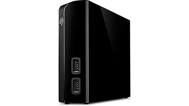 imagem de um hd externo Seagate Backup Plus na cor preta com duas entradas USB frontais