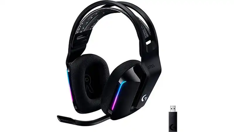 Headset Logitech G733 imagem de um headset Logitech G733 sem fio, na cor preta e com iluminação RGB
