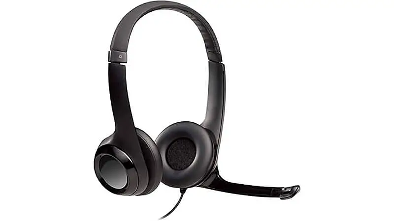 imagem de um headset Logitech H390 na cor preta