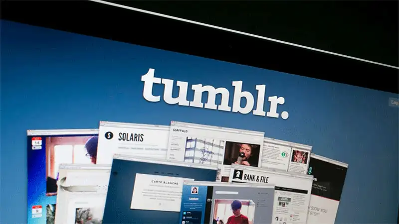 Imagen de un lienzo de Tumblr con publicaciones en el centro