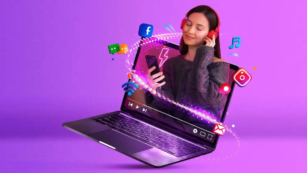 Mujer oyendo contenidos