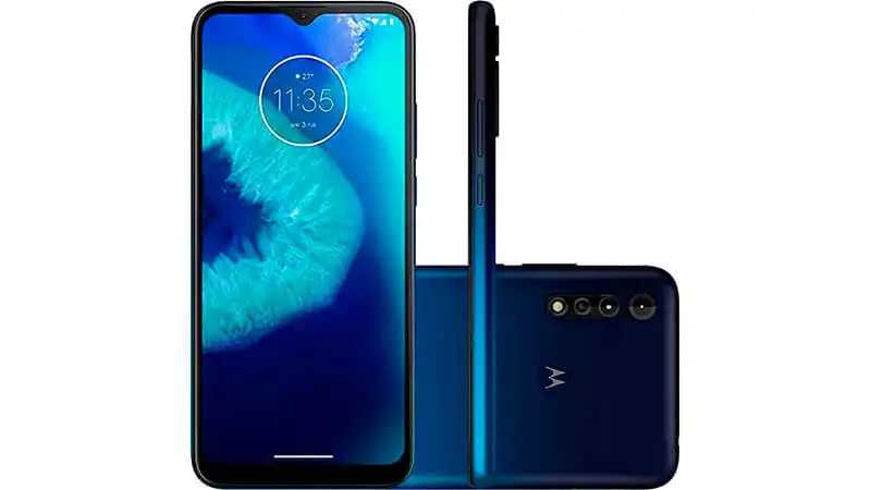 imagem que mostra um Motorola G8 Power Lite de frente, de lado e deitado