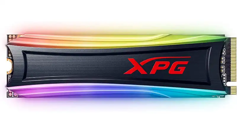 imagem de um SSD NVMe M.2 da XPG com dissipador iluminado em RGB
