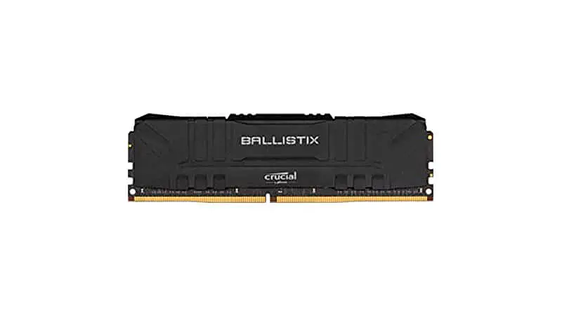 imagem de um pente de memória RAM Crucial Ballistix com dissipador na cor preta