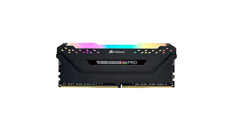 imagem de um pente de memória RAM Corsair com dissipador na cor preta e iluminação RGB