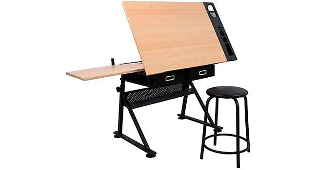 foto de uma mesa de desenho com regulagem de altura e um banquinho