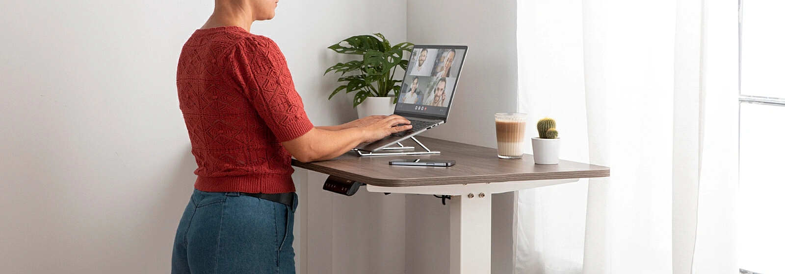 mesa-com-regulagem-de-altura