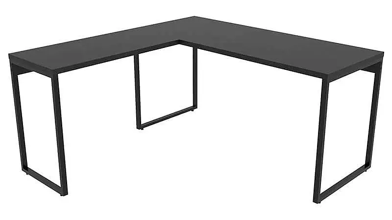 imagem de uma mesa de escritório em L estilo industrial da Trevalla na cor preta