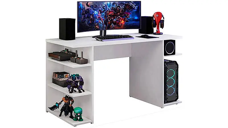 imagem de uma mesa gamer 9409 da Madesa na cor branca com quatro prateleiras, um suporte elevado para gabinete e vários objetos em cima