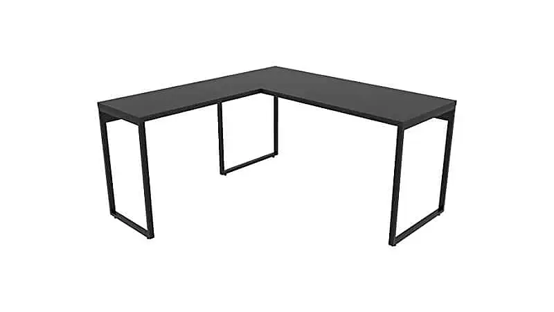imagem de uma mesa de escritório em L da Trevalla na cor preta